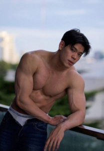 พล-ยิ่งพล-น่ารัก