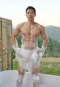 ธ๊อป ณฐนน outdoor