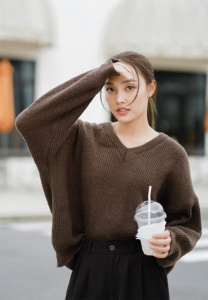 น้ำตาล-พิจักขณา-คาเฟ่