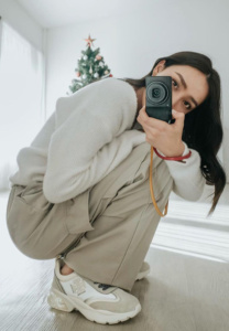 น้ำตาล-พิจักขณา-ถ่ายรูป