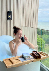 น้ำตาล-พิจักขณา-แช่อ่าง