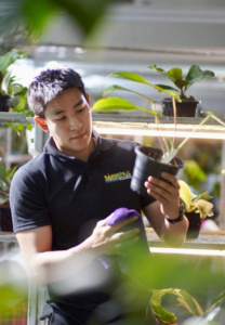 บิ๊ก-ณทรรศชัย-นักแสดงดูต้นไม้