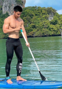 เต๋า-ทวีชัย-กางเกงดำ