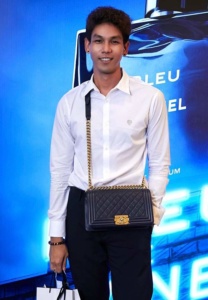 Ize-Naphat-เชิ้ตขาว