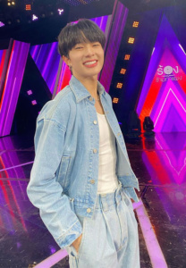 นุนิว-ชวรินทร์-เสื้อยีนส์