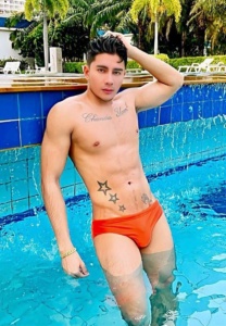 เควิน-เควิน-ว่ายน้ำ เควิน-เควิน-ว่ายน้ำ