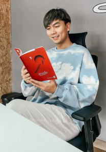 เจเปน-ภาณุพรรณ-อ่านหนังสือ
