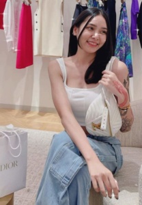 เพชรพลอย-พริตตี้ เพชรพลอย-พริตตี้