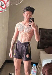 เม้ก อภิสิทธิ์ selfie