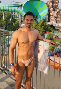 Auckkarunch-Thongjamroon-ว่ายน้ำ