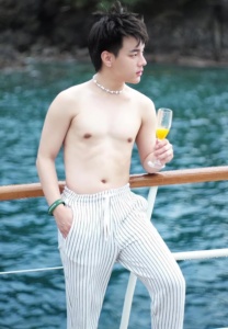 Kornrawut Poudontong-หุ่นดี