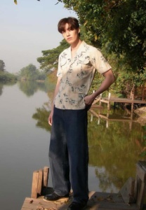 ต่อ-ธนภพ-เชิ้ตครีม