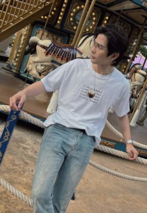 ลี-ฐานัฐพ์-ยืนเท่