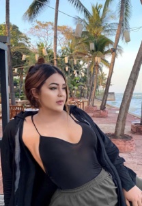 เอิ้ก-ชาลิสา-เสื้อคุม