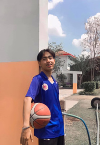 เอเปก นราวิชญ์ เล่นกีฬา