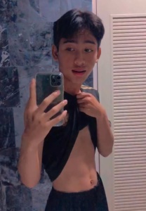 เอเปก นราวิชญ์ เสื้อดำ