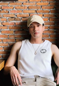 โอบ-นิธิ-ชิว