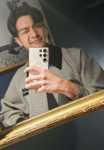 โอบ-นิธิ-ถ่ายรูป