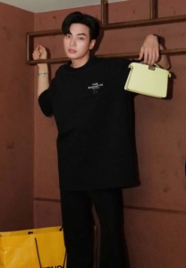 โอบ-นิธิ-พรีเซนเตอร์