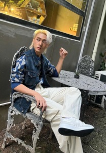 ไดร์ม่อน-ณรกร-เสื้อยีนส์