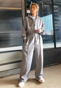 ไดร์ม่อน-ณรกร-เสื้อเทา