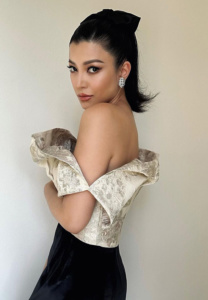 เอมมี่-มรกต-ฮอต เอมมี่-มรกต-ฮอต