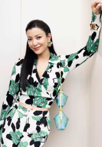 เอมมี่-มรกต เอมมี่-มรกต