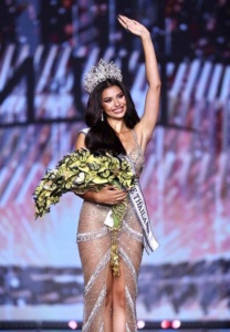 แอนโทเนีย-โพซิ้ว-Mut ประวัติ แอนโทเนีย