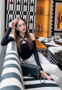 Forth-Titaporn-กินข้าว