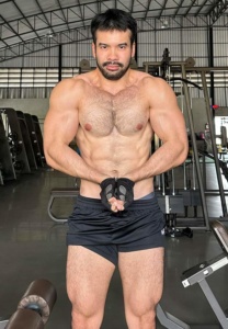 ก้อง-ก้องหล้า-กล้ามโต ก้อง-ก้องหล้า-กล้ามโต