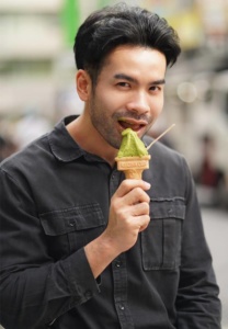 ก้อง-ก้องหล้า-กินไอติม ก้อง-ก้องหล้า-กินไอติม