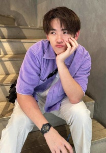 ซุง-ศตาวิน-เสื้อม่วง