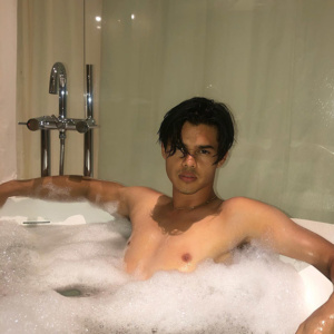 คิม ธิติสรรค์ กู๊ดเบิร์น shower