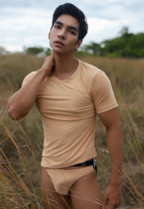 โม-วรวัฒน์ โม-วรวัฒน์