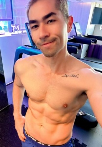 แดนนี่ เบล็สซิ่ง sixpack