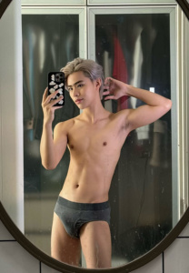 Surf Phanthakan mirror