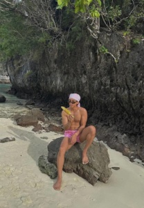 น้ำมนต์ กฤตนัย