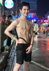 บูมเมอร์ ธนินนัทธ์