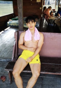 faii-yellow Faii Akarawat