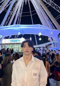 aandrew-night