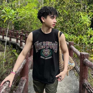 มั้น ธนกร