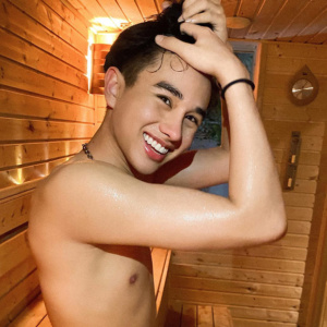 มั้น ธนกร