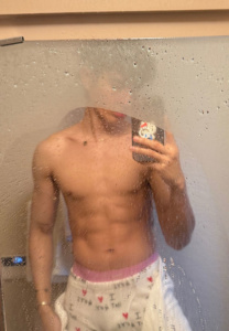 มั้น ธนกร