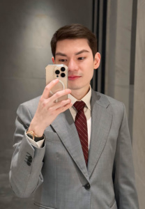 ประวัติ หมอกลาง