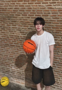 เฟิร์สวัน วรรณกร