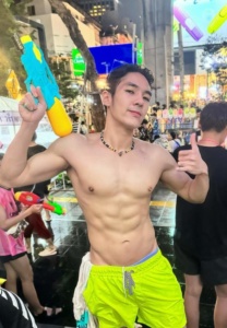 แจกวาร์ป เบนซ์ สุรวีร์