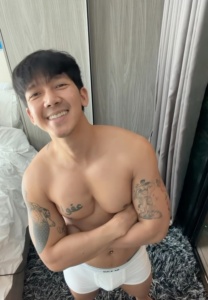 ดีน ชานนท์ ภาพถอดเสื้อยิ้มเห็นตัวชัด