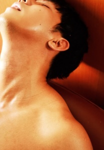 ดีน ชานนท์ ภาพโคลสอัพลุคบอดี้โปรไฟล์