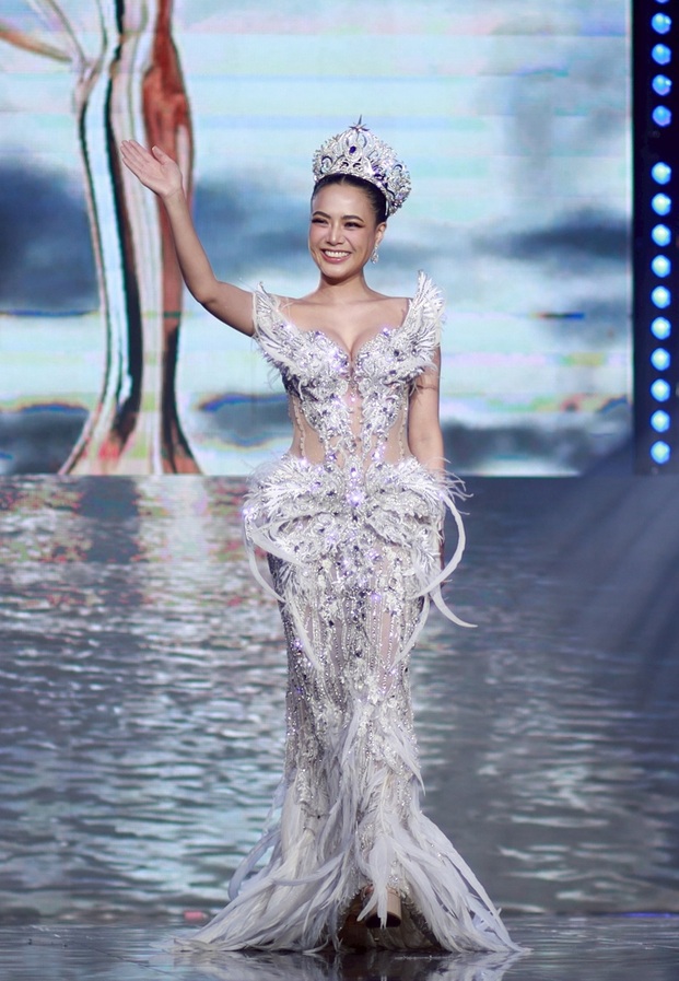 แบมบี้ สิรินโสพิศ บนเวทีนางงาม
