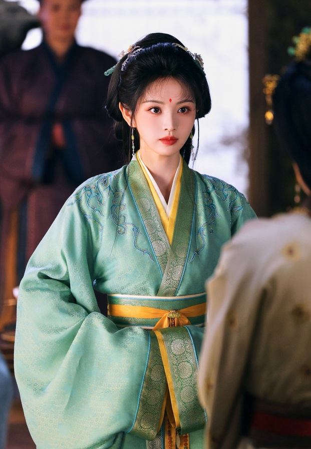 เถียนซีเว่ย ลุคย้อนยุคชุดสีเขียว